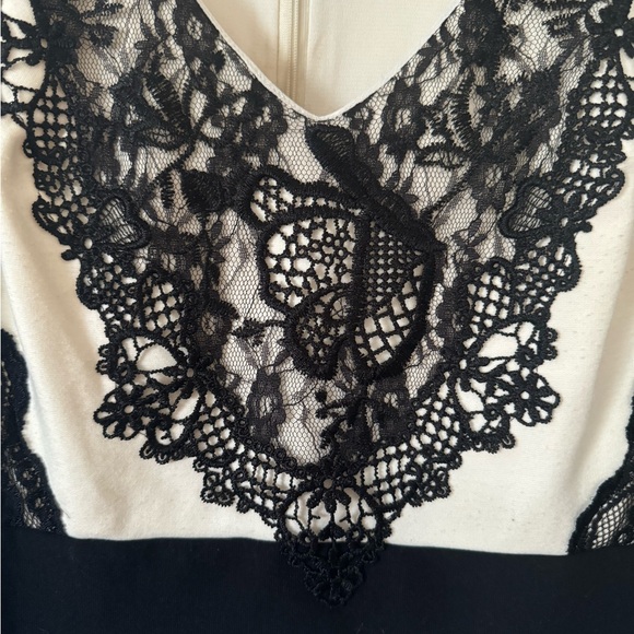 Jennifer Lopez off white 6 black lace Chic Dress - Picture 3 of 4